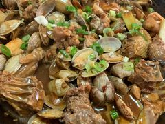 铁锅蛤蜊鸡-公寓家常菜馆(海军博物馆店)