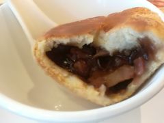 酥皮焗叉燒包-添好运点心专门店(百老汇店)
