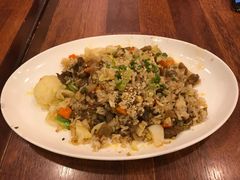 黑椒牛肉粒炒饭-玛格萝妮比萨屋(陆家浜路店)
