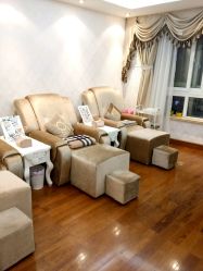 -EMILY艾枚莉美甲美睫·美颜·现磨咖啡