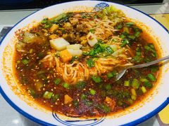 酸汤臊子面-大嘻咹biangbiang面(历史博物馆店)