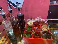 -虾弄弄海派小龙虾·牛羊蝎子火锅