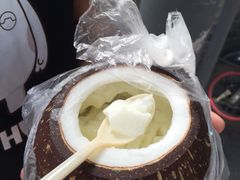 -志龙皇冠吃货椰子铺