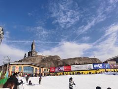 -采薇庄园四季滑雪场
