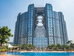 -影汇之星8字形摩天轮