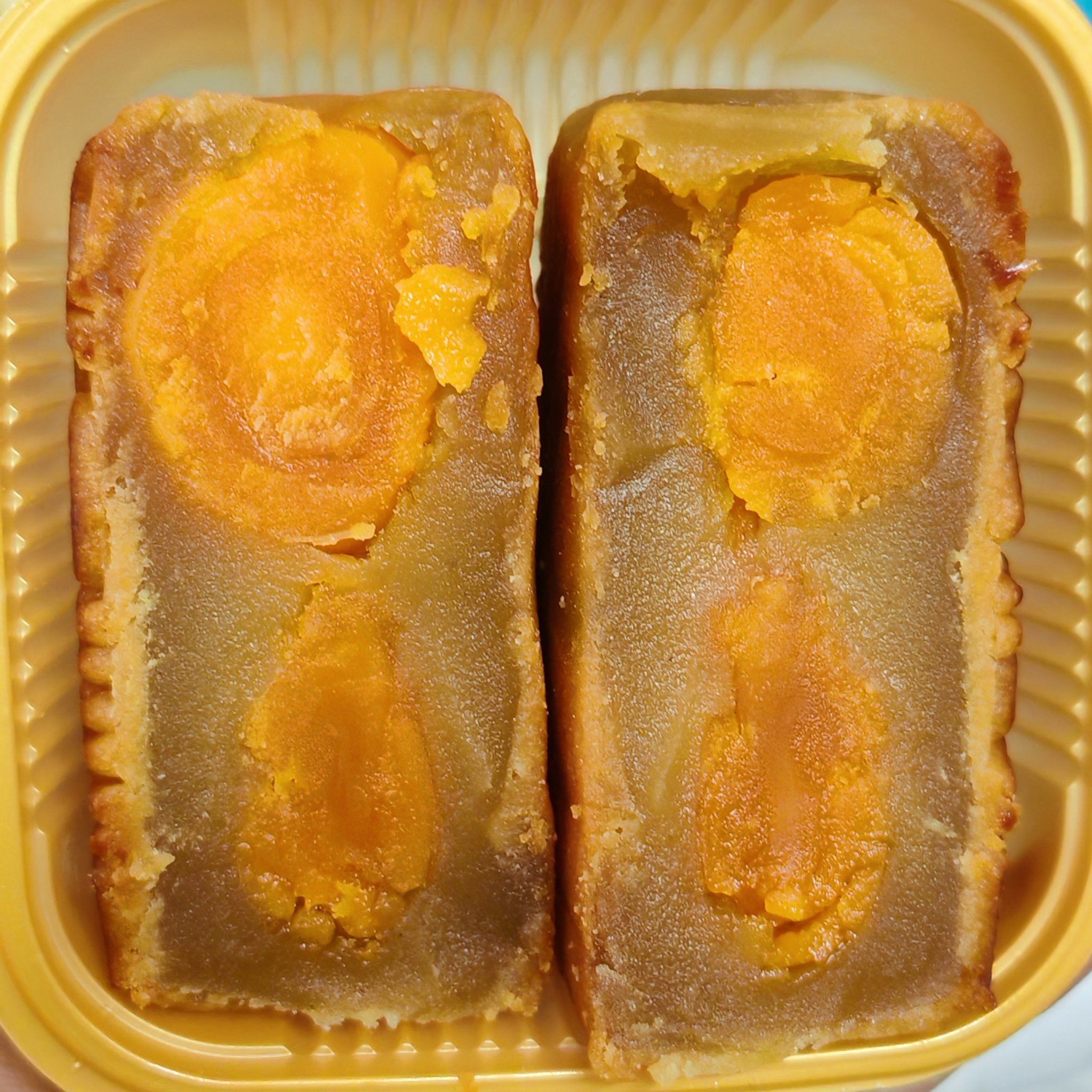 最爱的还是白莲蓉蛋黄月饼!