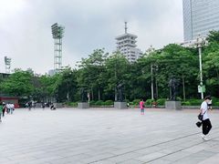 -英雄广场