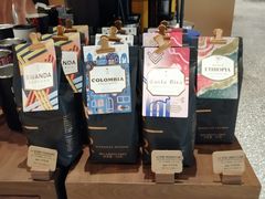 零售区-星巴克臻选(北京颐堤港中心第二店)