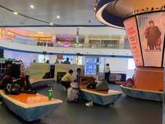 -冰纷万象滑冰场(赣州华润万象城店)