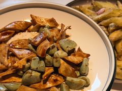 -八府香鸭·啫啫煲(华山路店)