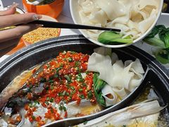 -阿瓦山寨·湘菜现炒·剁椒鱼头王(咸阳总店)