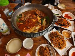 -喇喇排骨火锅·传统韩式脊骨汤(望京西园总店)
