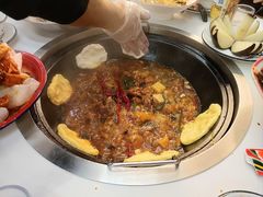 铁锅小鸡炖蘑菇-那红花·东北菜铁锅炖(仙林金鹰店)