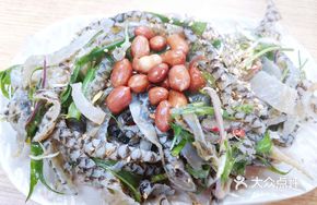 Stir-fried Razor Clam Skin Salad