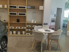 -华为授权体验店(中山公园来福士)