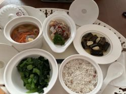 -童谣里医疗级月子中心(独栋湖景店)