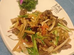 芭蕉花炒牛肉-香巴拉云南餐厅(华莱坞店)