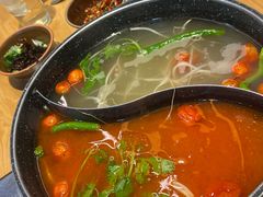 -苗阿哥酸汤牛肉火锅(体育场店)