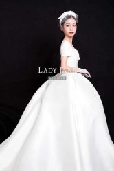-Lady  Jane高端婚纱礼服馆