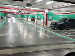 -中庚漫游城停车场