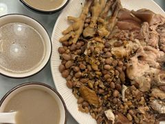 花生眉豆煲猪手汤-金百门·顺德海鲜酒家(陈村店)