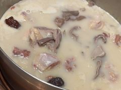 -洪氏嗨捞·猪肚鸡火锅(阳光天地店)
