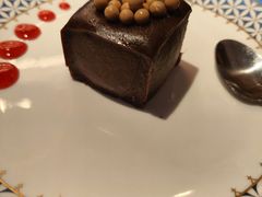 -LES ELITES 英集荟(南京西路店)