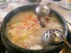 -鲁朗纳麦石锅鸡庄园