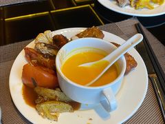 -大中华希尔顿酒店-念自助餐·嗨啤·小龙虾