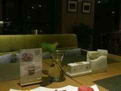 -西安大雁塔科技大学地铁站亚朵酒店