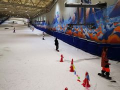 -乔波室内滑雪场