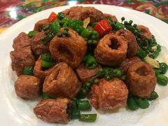 -闯关东东北农家菜(崂山石老人店)