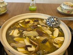 -杨记山珍鸡煲菌汤锅
