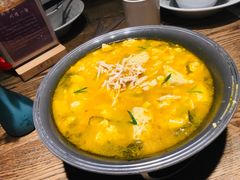 -蜜桃餐厅·伴山(湖滨商业街店)