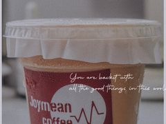 覆盆子拿铁-Joymean coffee.见面咖啡