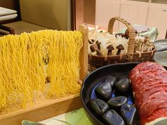-洪氏嗨捞·广东猪肚鸡·椰子鸡火锅(西咸万象城店)