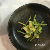 我打了电话给了亲戚确定，退了机票赶了最快的高铁回去