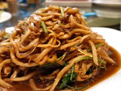 -山楂树融合菜餐厅