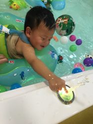 点击看大图 泳池-蔡护士婴童水育中心