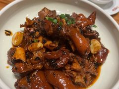 乡里盐菜烧猪脚-渔乡米香·剁椒鱼头(四方坪店)