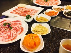 -韩宫宴炭火烤肉(中商世界里店)