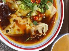 -八二小区抄手(龙湖上城天街店)