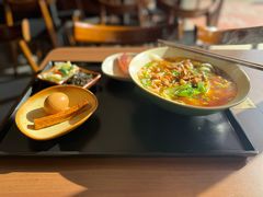 -顺溜·手工刀削面·黑金店(铜锣湾店)