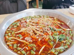 -兔行天下-鸿鹤鲜锅兔(中海国际店)