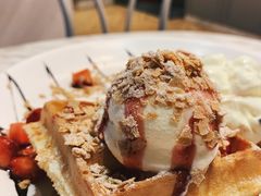 草莓香草雪糕华夫饼-满记甜品(富华里店)