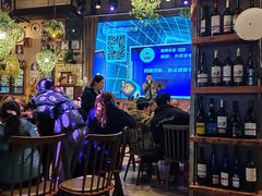 -临界音乐酒馆·小龙虾·江湖菜(华熙LIVE·鱼洞店)