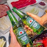 两个人吃撑了也就一百出头 这不跟朋友边吃火锅边聊天