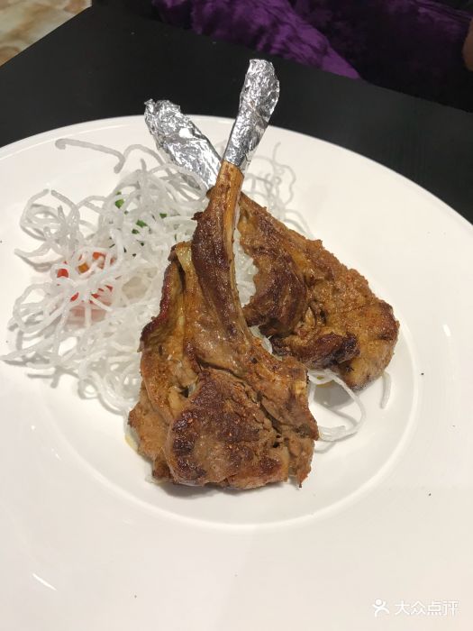 百艳青花(南国店)法式烤羊排图片 - 第1张