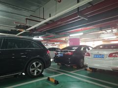 -龙湖天街-停车场