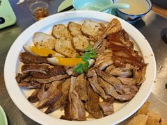 -潮界(LU·ONE凯德晶萃广场店)